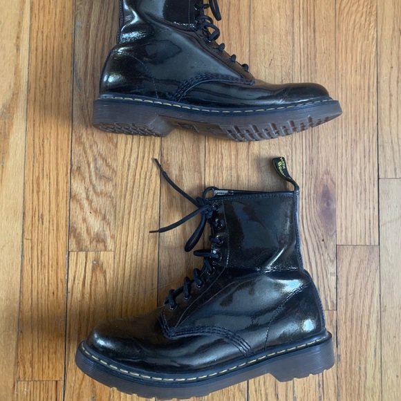 Dr. Martens Shoes - DR MARTEN COMBAT BOOT